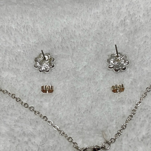 Avon Sparkling Flowers Statement Set - Picture 9 of 12